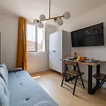 Golden - View & Provencal Charm